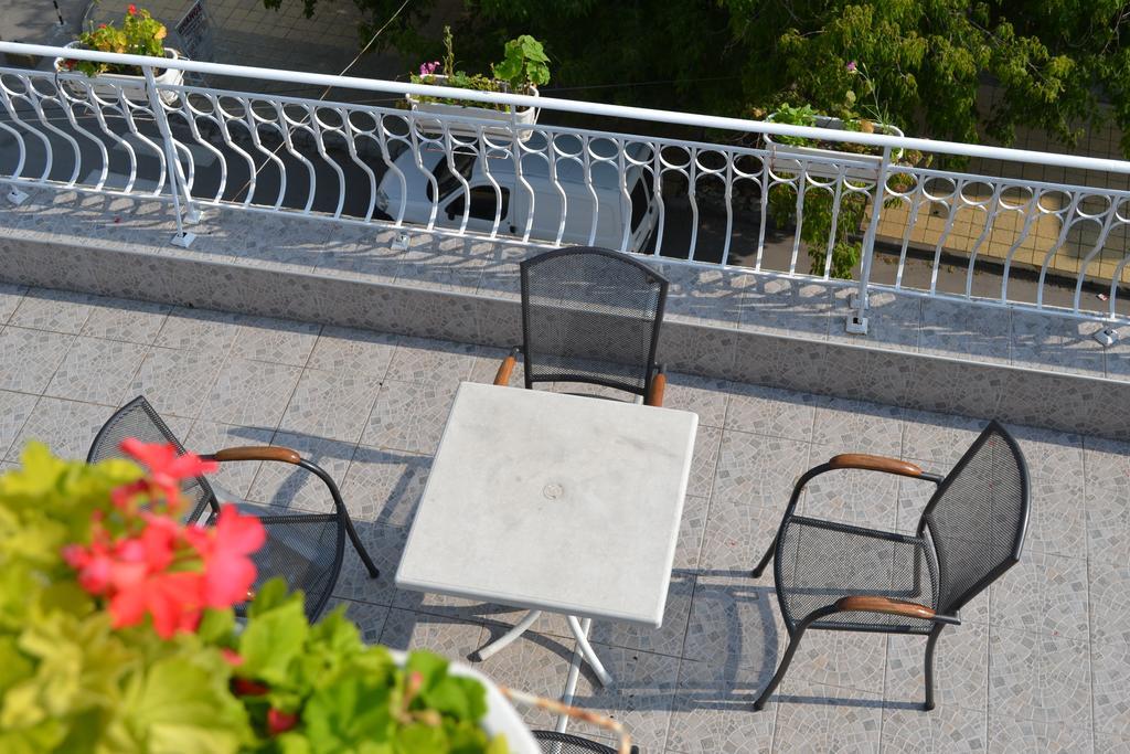 Family Hotel Magnolia Baltsjik Eksteriør bilde