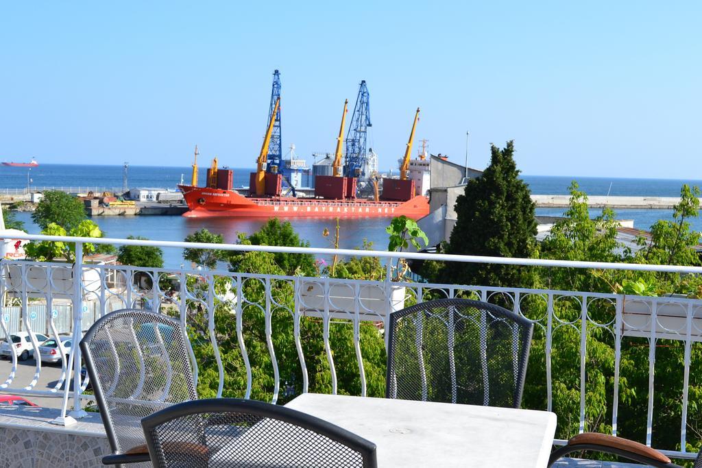 Family Hotel Magnolia Baltsjik Eksteriør bilde